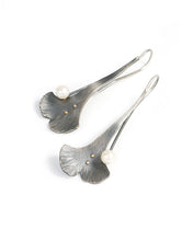 Load image into Gallery viewer, Small Gingko Earrings