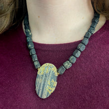 Load image into Gallery viewer, Aspen Center Necklace