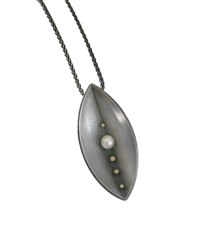 Boat With Pearl Necklace