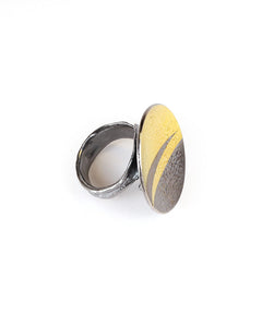 Textured two tone ring