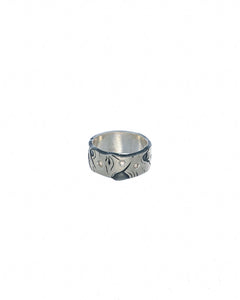 Aspen Allure ring with scatter flush set diamonds